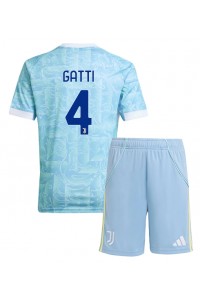 Juventus Federico Gatti #4 Jalkapallovaatteet Lasten Vieraspeliasu 2025-26 Lyhythihainen (+ Lyhyet housut)